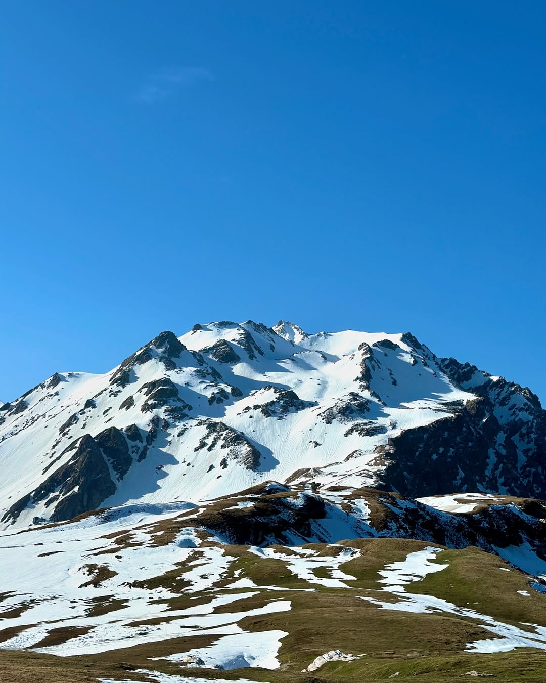 Sar Pass is situated at an altitude of 13799 ft and the trek is an easy to moderate grade trek