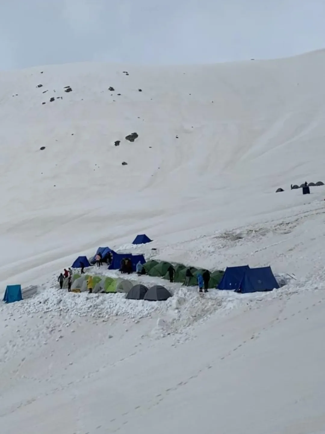 Sar pass trek ⛰️The Sar Pass Trek is a popular trekking route in the Parvati Valley of Himachal 2